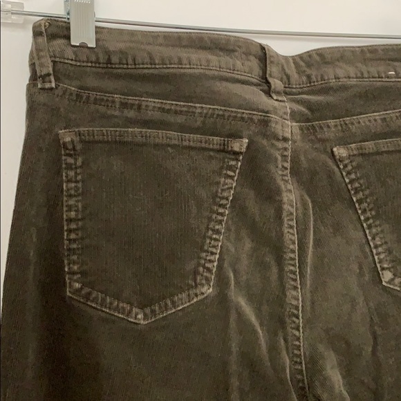 EUC Uniqlo olive green corduroy skinny pants size 26 - Picture 6 of 8